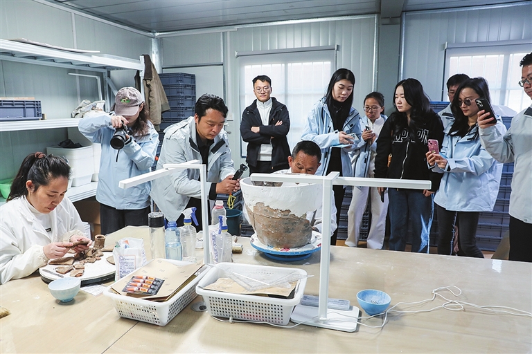 行走錫山 對(duì)話古今